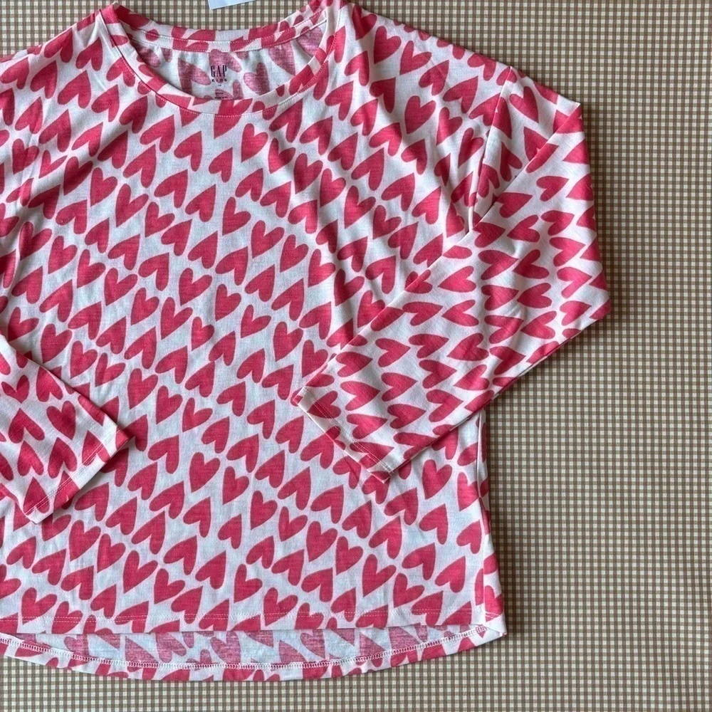 Gap Teen Pajama top. Heart print.‎ NWT. Size 14